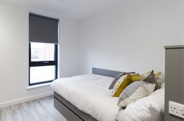 Premium Plus En Suite, Oldway Centre, 39 High Street, City Centre, Swansea - Image 3